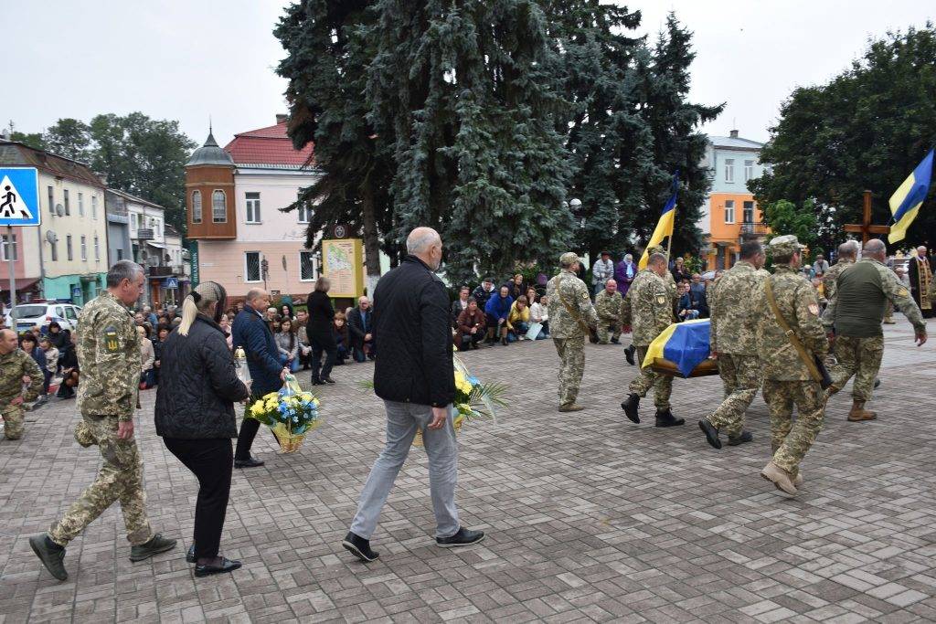 На Рогатинщині попрощалися із загиблим Героєм Василем Мочернюком