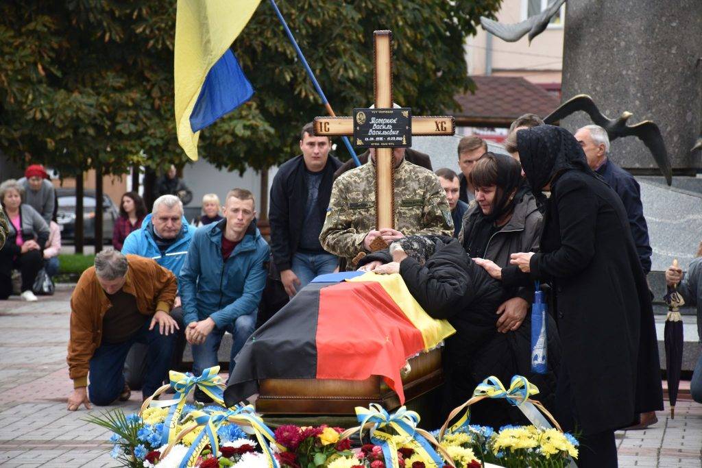 На Рогатинщині попрощалися із загиблим Героєм Василем Мочернюком