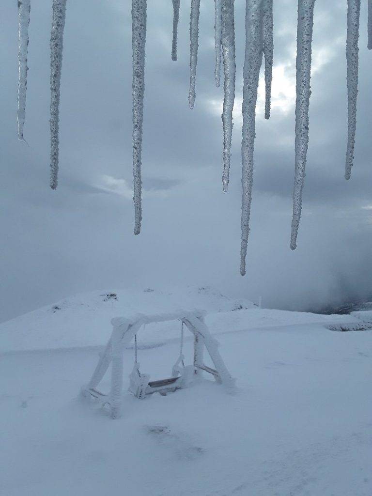 У Карпатах на Чорногорі сніжить і тримається мороз