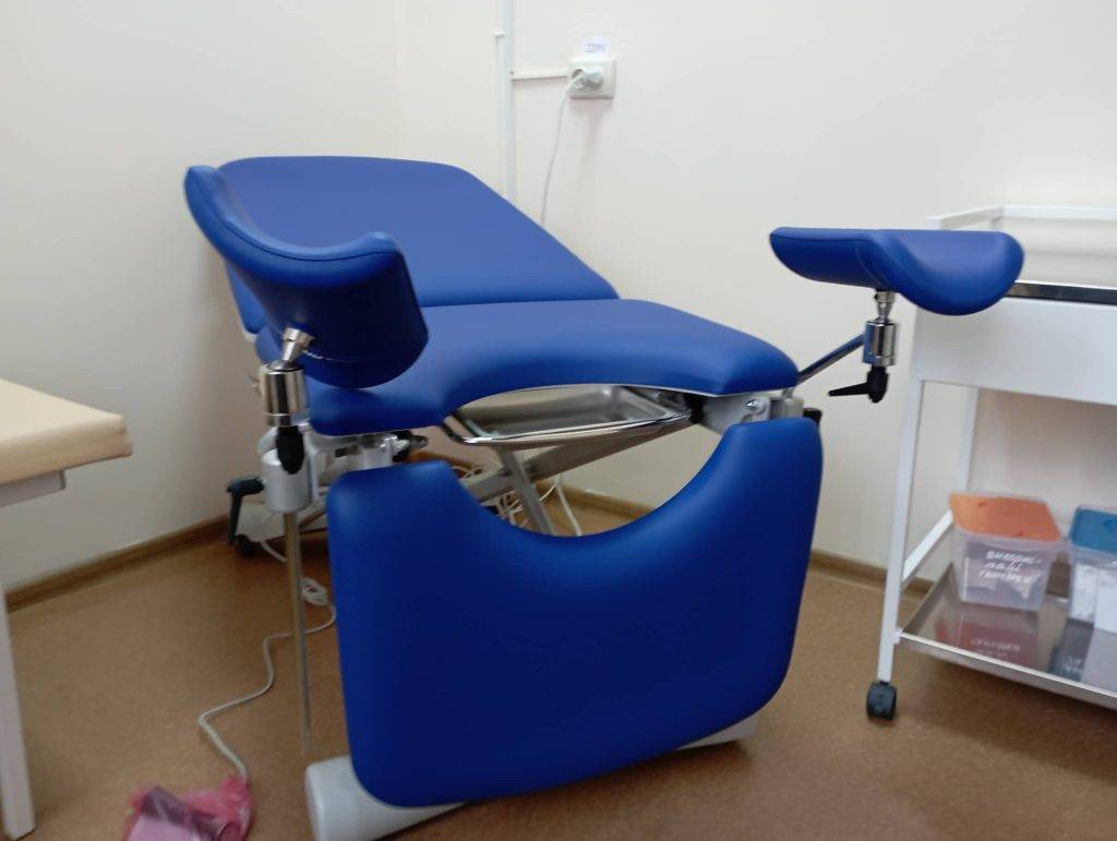 У Франківському пологовому з'явилося гінекологічне крісло для жінок з особливими потребами