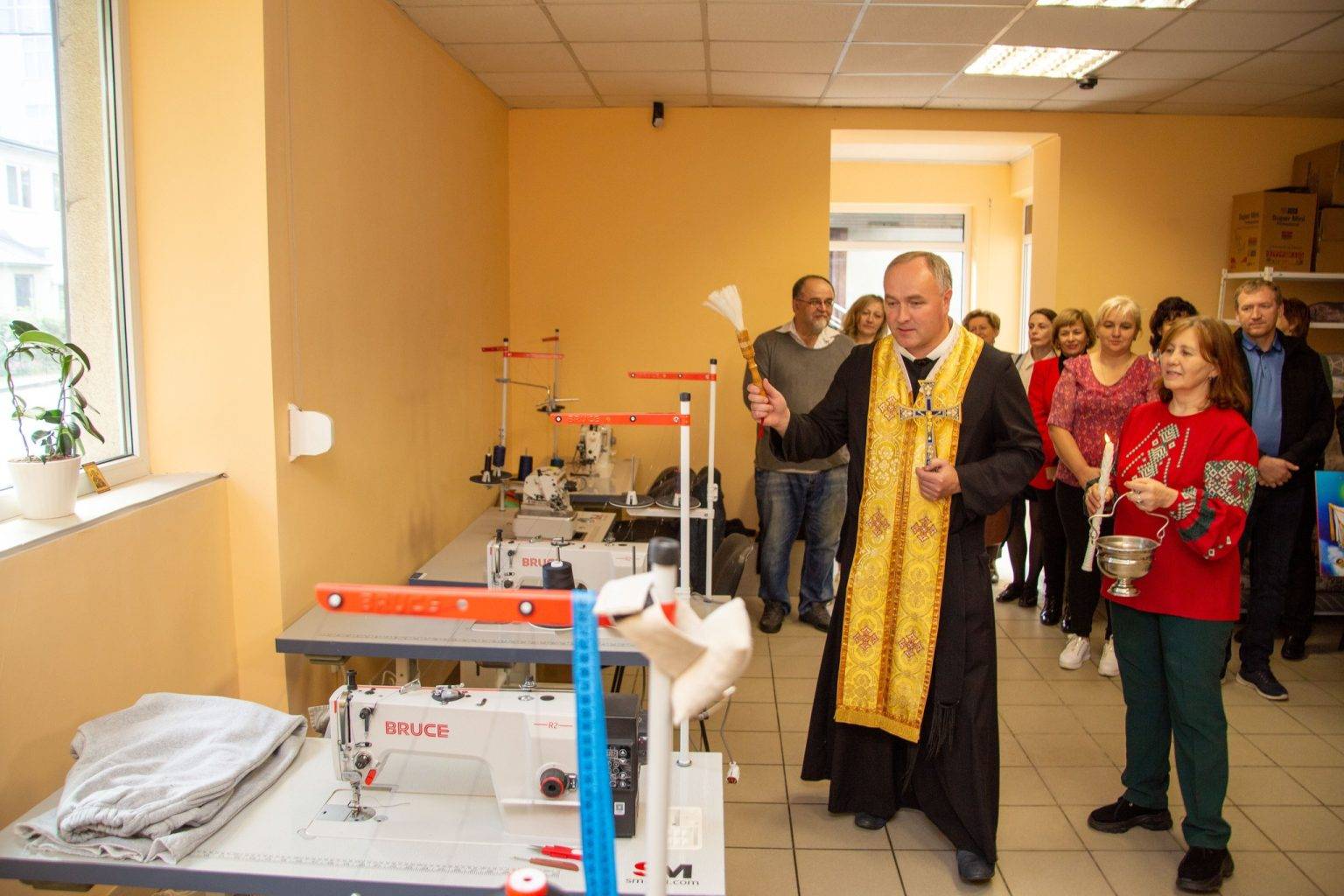 Перше соціальне ательє запрацювало у Франківську,переселенці,малозабезпечені