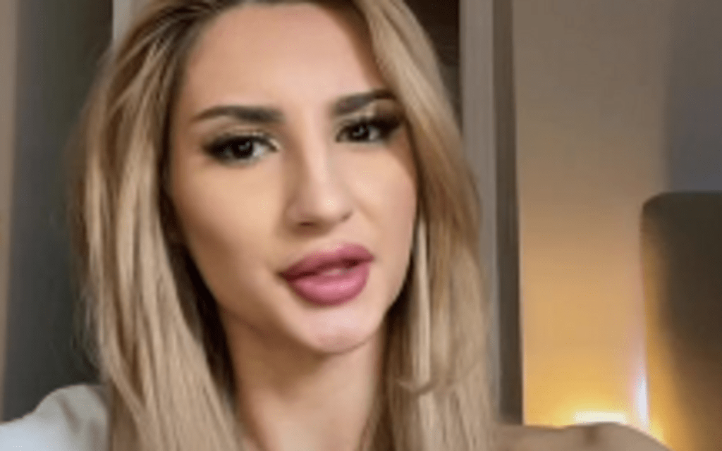 Під час свого першого стрибка з парашутом, загинула відома 21-річна блогерка