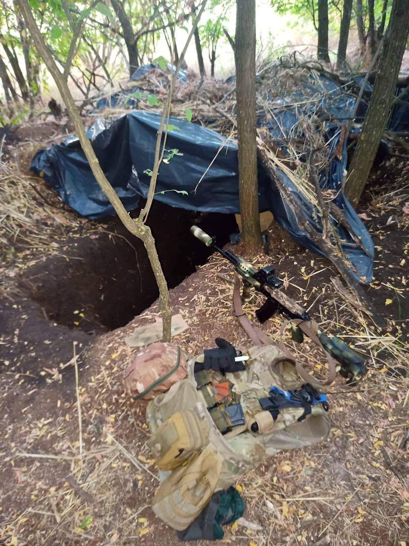 Волонтери збирають кошти,рації для захисників,допомога зсу