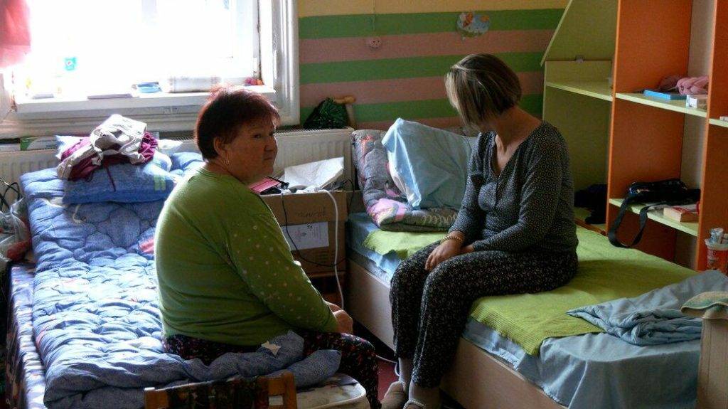 На Прикарпатті 1 600 внутрішньо переміщених людей виселили зі шкіл та дитячих садків