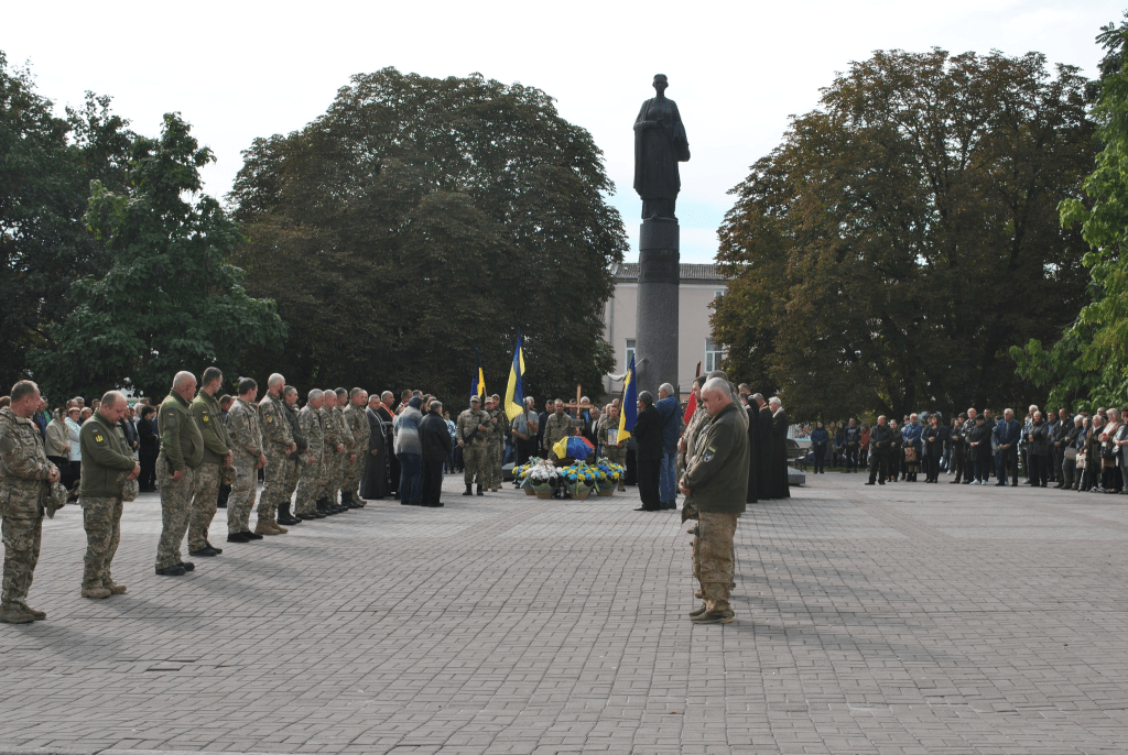 На Рогатинщині прощаються з Героєм Юрієм Мокрійчуком, який загинув під час артилерійського обстрілу