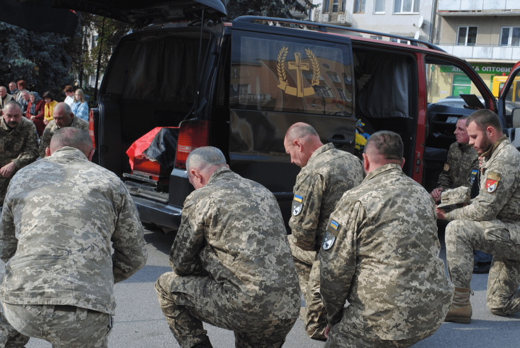 На Рогатинщині прощаються з Героєм Юрієм Мокрійчуком, який загинув під час артилерійського обстрілу