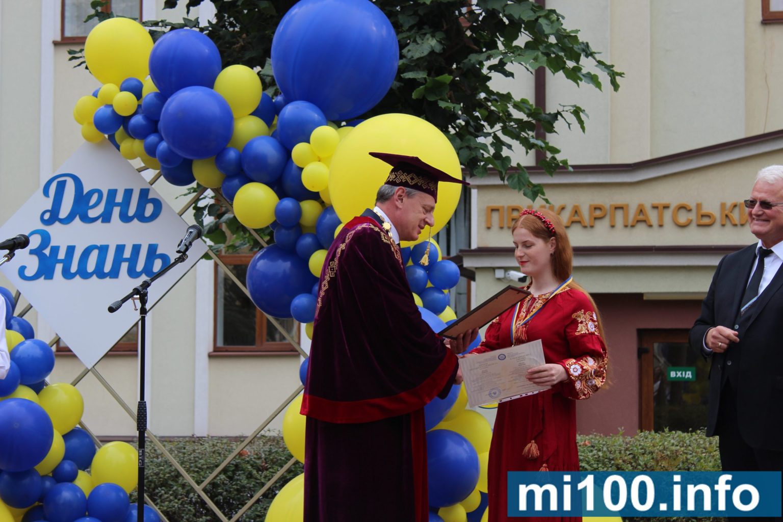 Принцеса-воїн з Верховини: 19-річна кулеметниця отримала диплом з відзнакою