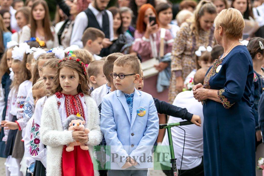 Перший дзвоник у Івано-Франківську,1 вересня в 20 ліцеї Івано-Франківська,франківські школи