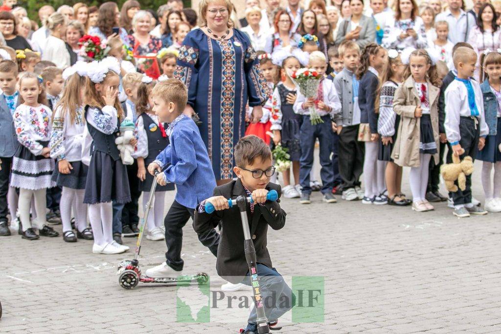 Перший дзвоник у Івано-Франківську,1 вересня в 20 ліцеї Івано-Франківська,франківські школи