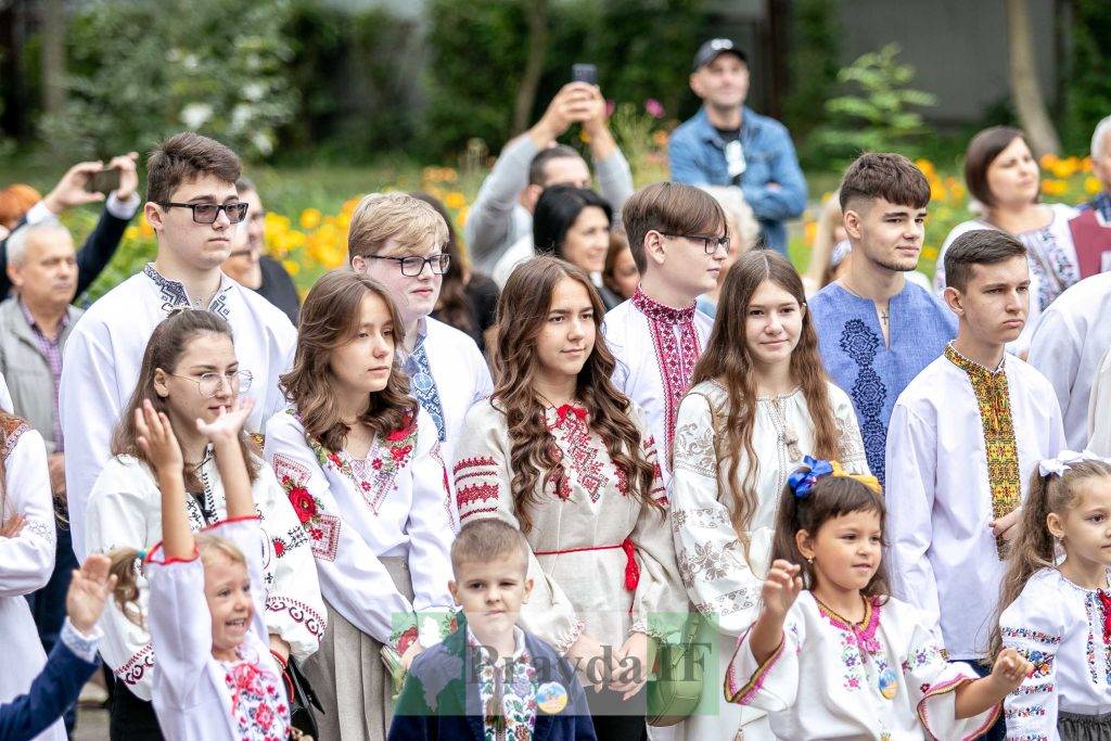 Перший дзвоник у Івано-Франківську,1 вересня в 20 ліцеї Івано-Франківська,франківські школи