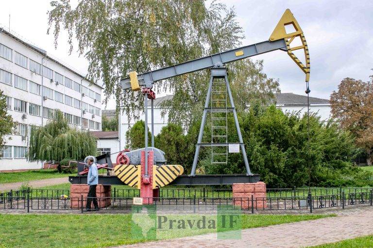 У ІФНТУНГ відбулась урочиста посвята першокурсників-нафтовиків