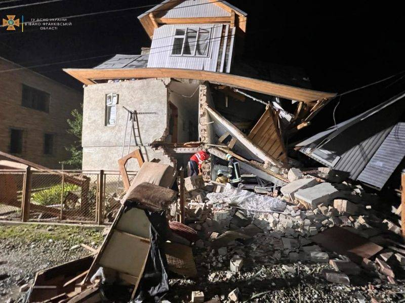 В Коломиї обвалився житловий будинок, є постраждалі