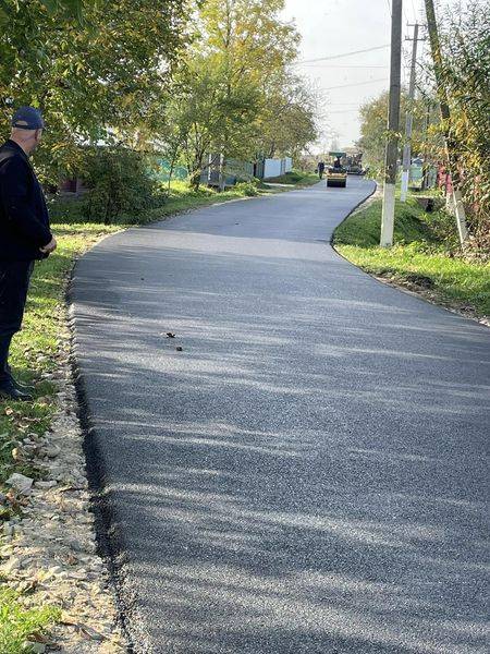 На Франківщині ремонтують найкоротшу дорогу, яка сполучає Коломию та Івано-Франківськ