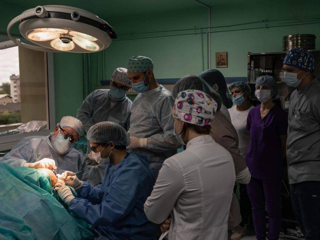 хірурги зі США