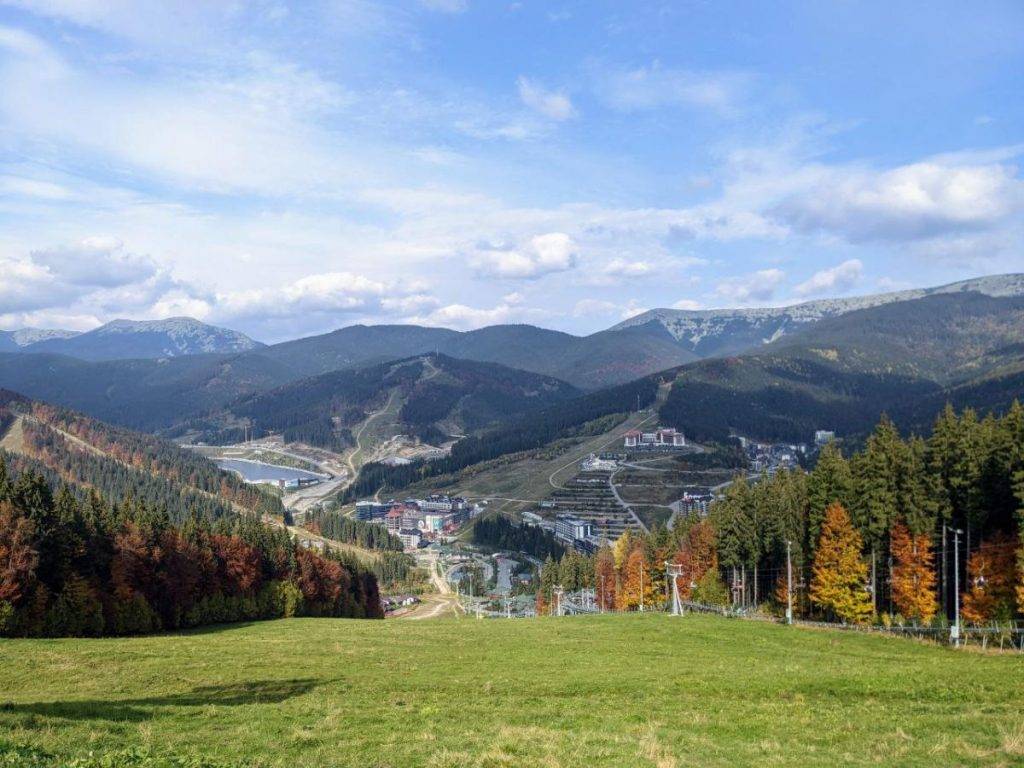 Осінні Карпати: який вигляд має популярний курорт України