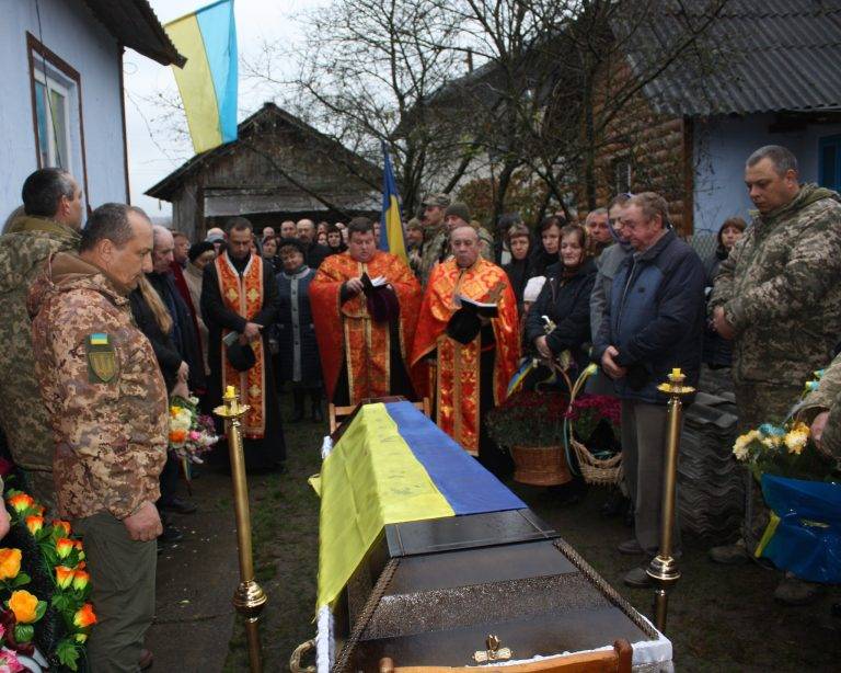 На Франківщині попрощалися з Ігорем Лесівем, який віддав своє життя за Україну