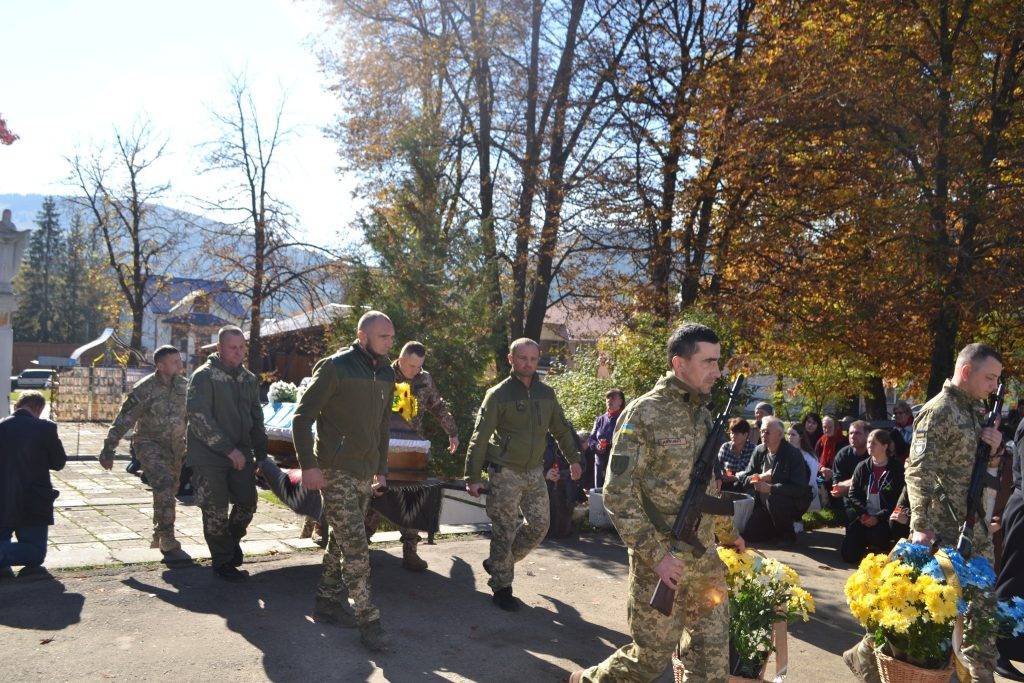 Назавжди повернувся додому: на Верховинщину привезли тіло загиблого захисника Віктора Іванова