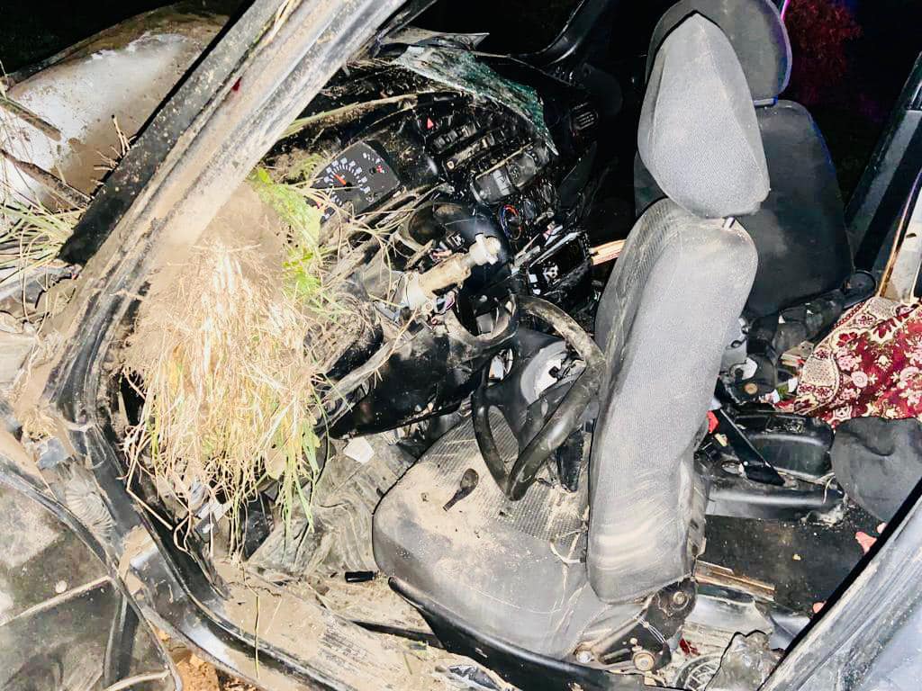На Франківщині авто злетіло з дороги в кювет: водій загинув на місці, ще четверо людей - у лікарні
