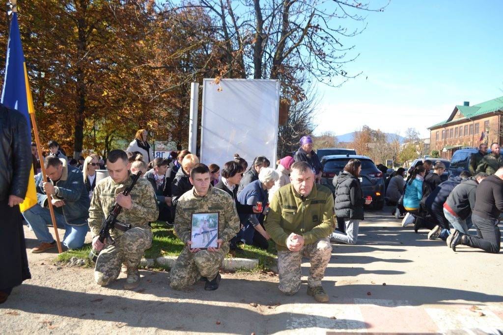 Назавжди повернувся додому: на Верховинщину привезли тіло загиблого захисника Віктора Іванова