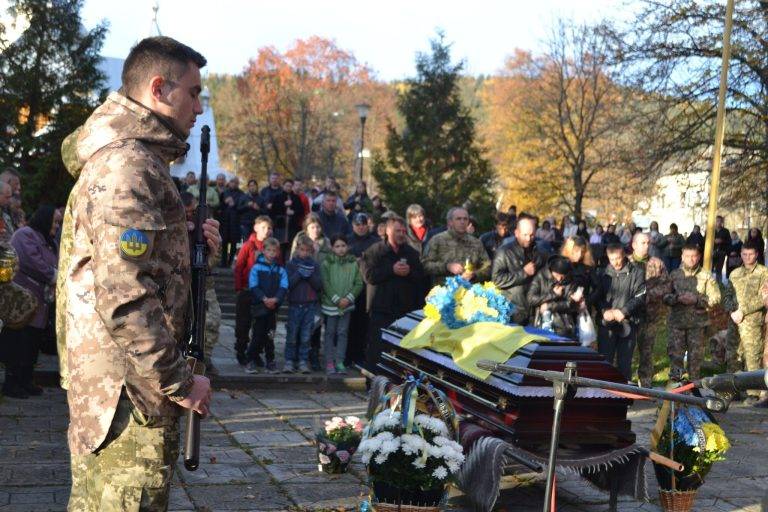 Верховинщина попрощалася з загиблим Героєм Іваном Мартищуком