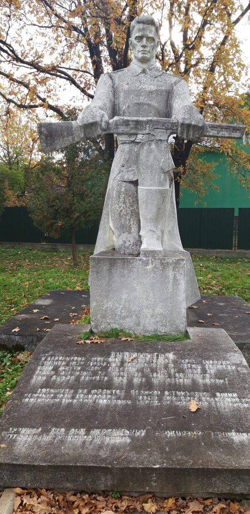 На Калущині досі стоїть пам'ятник "загиблим від рук УПА" радянським солдатам