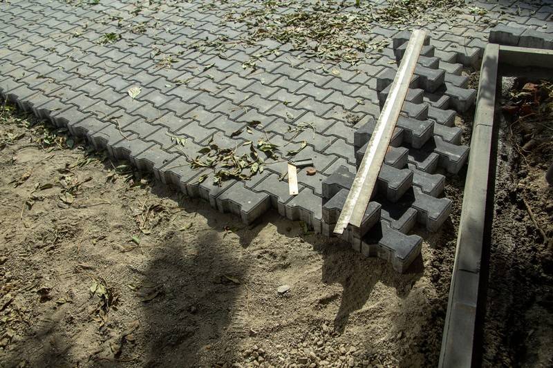 великий двір,В центрі Івано-Франківська,ремонт дворів