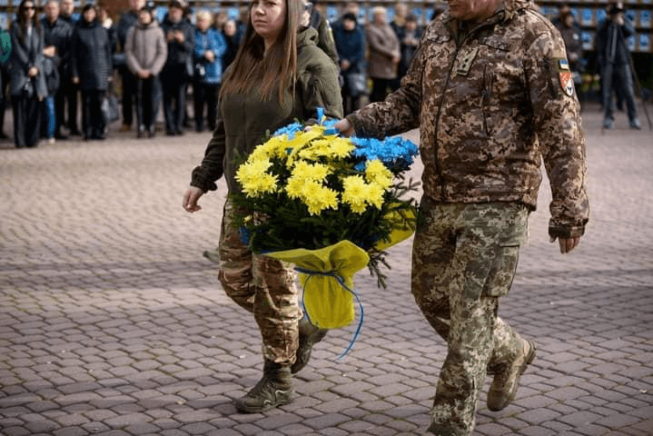 У Меморіальному сквері Івано-Франківська пролунав «Дзвін пам’яті»