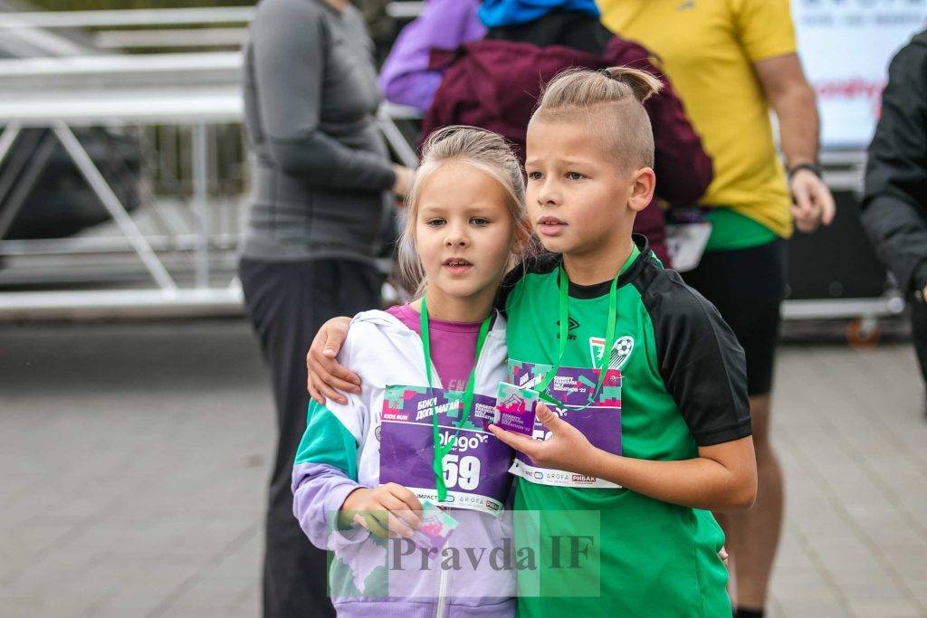 Близько 800 бігунів взяли участь у Frankivsk Charity Half Marathon’22