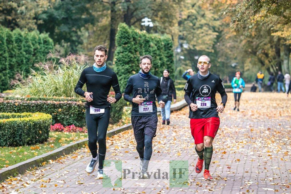 Близько 800 бігунів взяли участь у Frankivsk Charity Half Marathon’22
