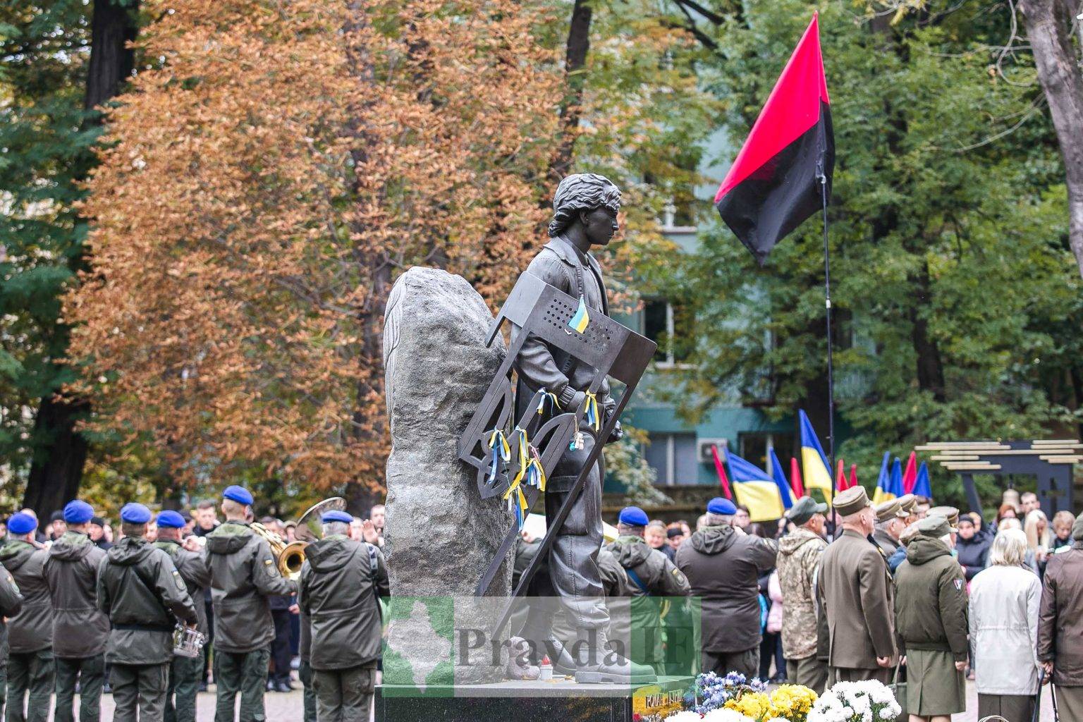 Молебень та нагородження полеглих Героїв: у Франківську відзначили День захисників та захисниць України