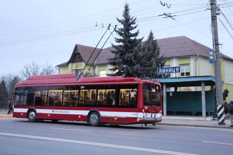 У Франківську через економію електрики можуть зупинити рух тролейбусів