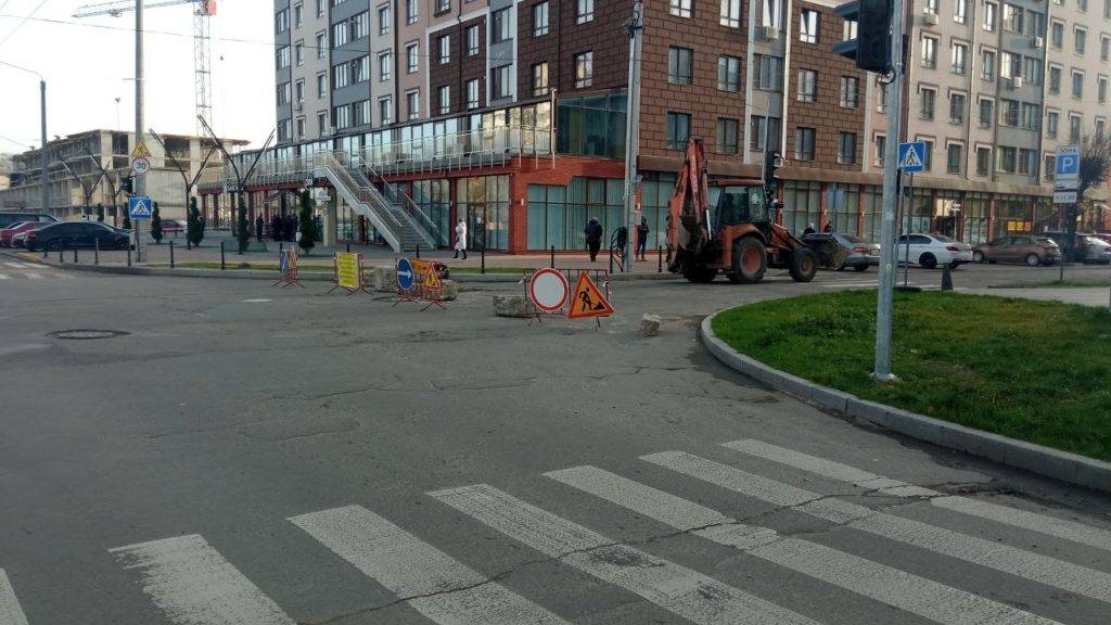 У Франківську на ремонт перекрили вулицю Бельведерську