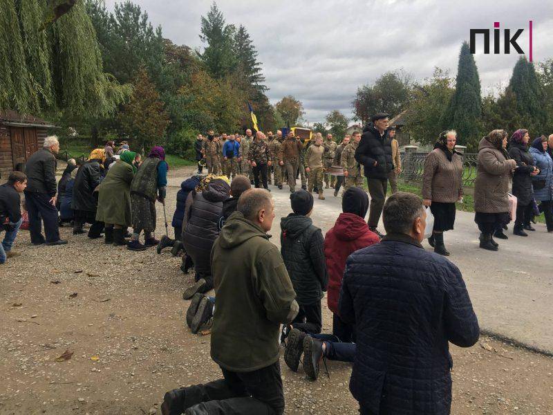 На Прикарпатті провели в останню путь Героя Миколу Дзидзу