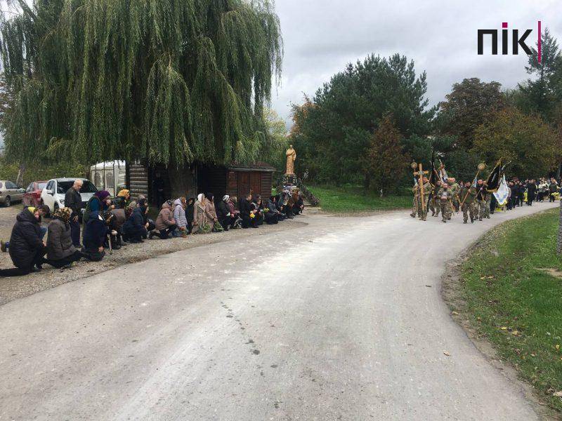 На Прикарпатті провели в останню путь Героя Миколу Дзидзу