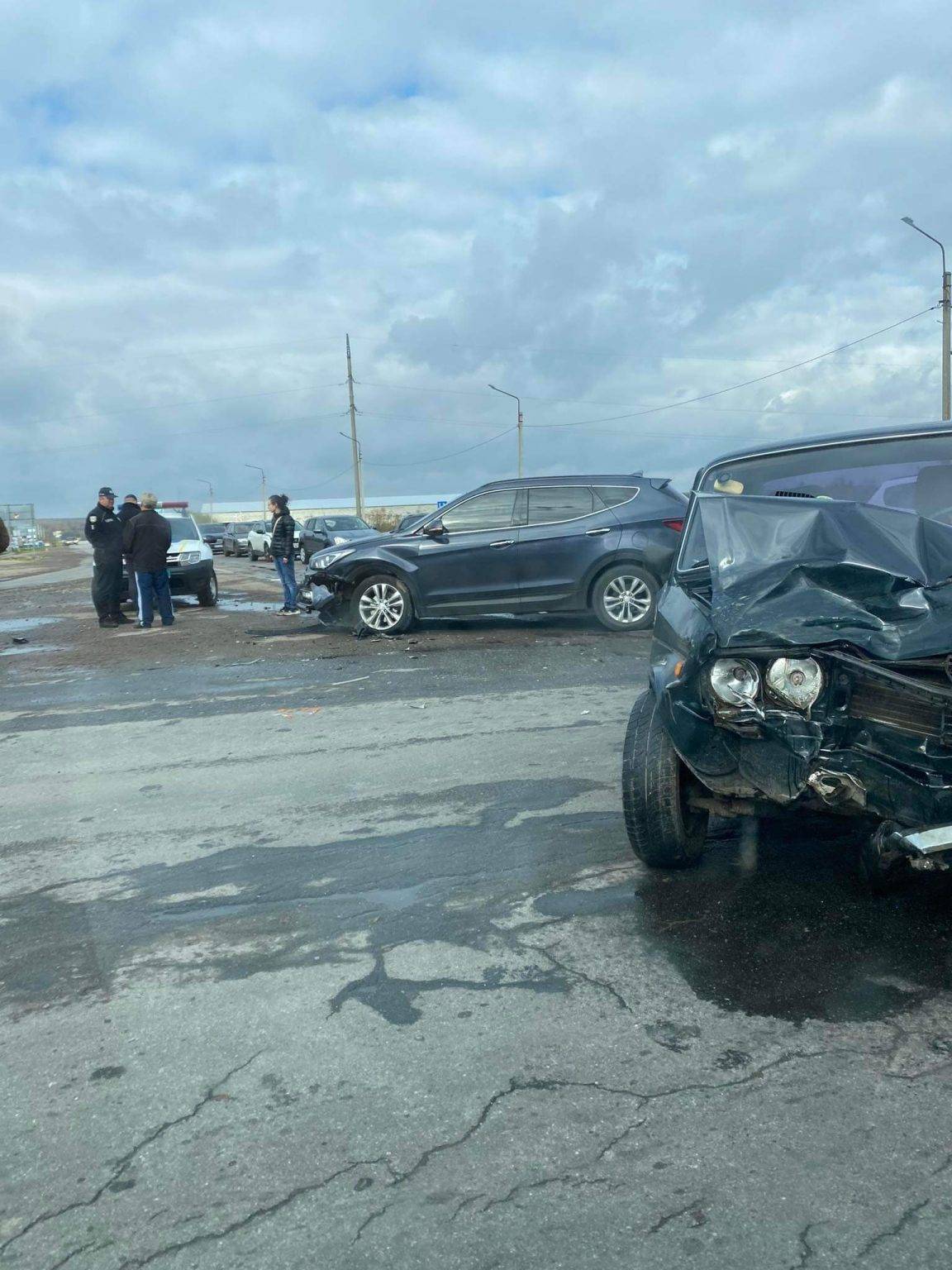 Масштабна автотроща біля Франківська: на місці працює поліція