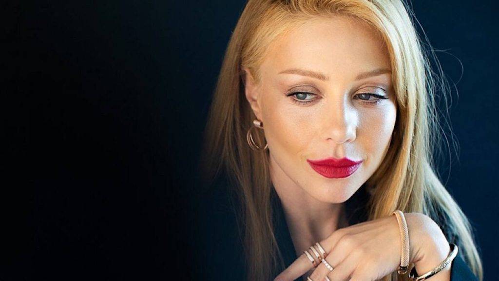 "Це моя пряма заява", - Тіна Кароль відмовилась від усіх своїх пісень, які були російською мовою