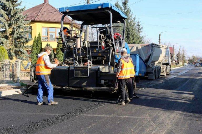 В Коломиї завершують ремонт об'їзної для вантажівок