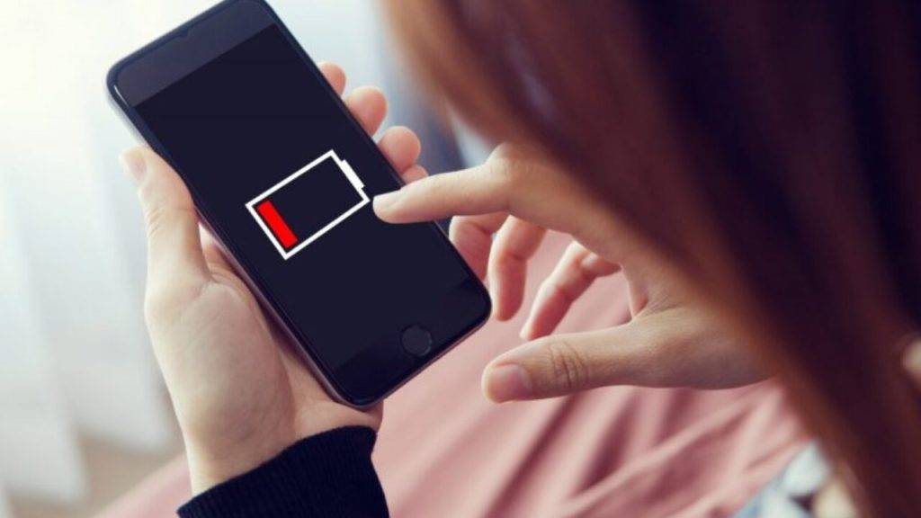 Як зберегти заряд телефону без світла: корисні поради