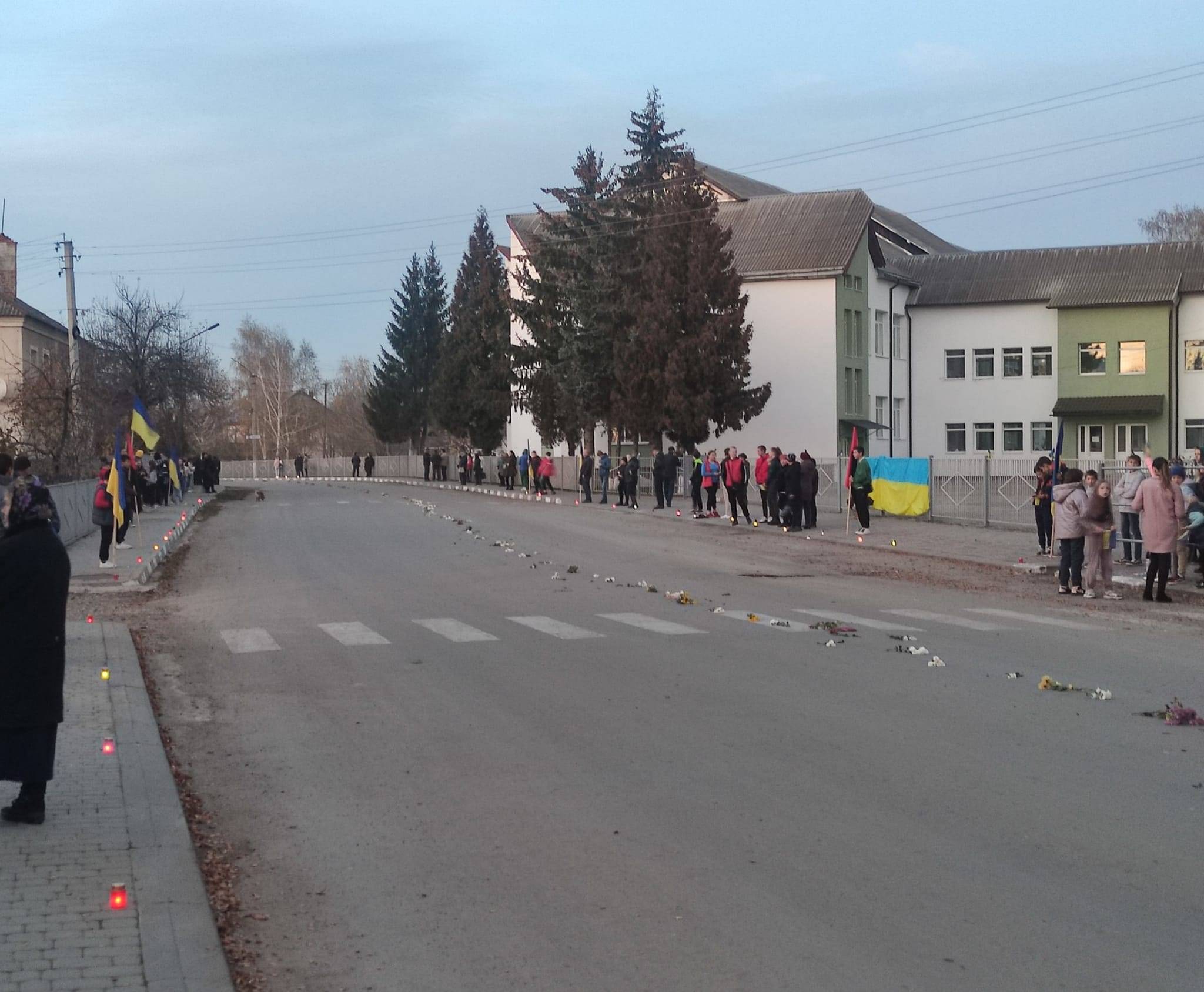 В Обертинській громаді живим коридором зустріли Героя Василя Погорілого ФОТО