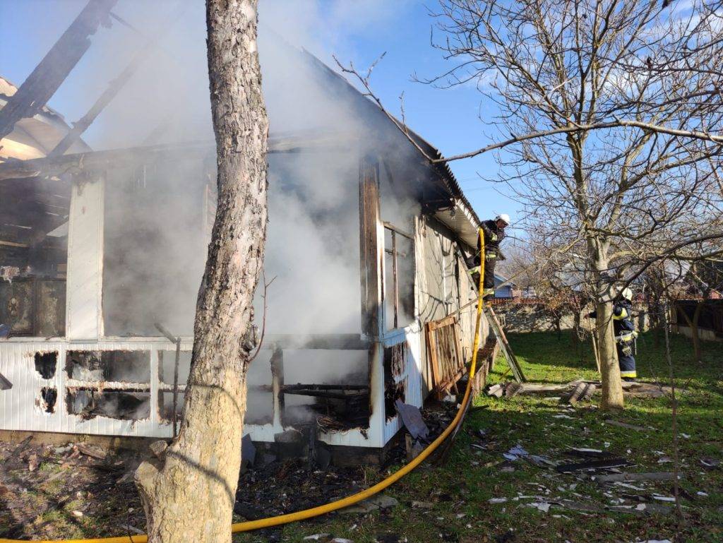 У Болехівській громаді спалахнула прибудова до житлового будинку,пожежа на калущині,рятувальники
