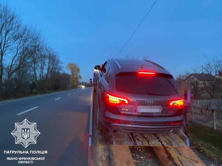 Патрульні Франківщини зупинили нетверезого водія: В салоні перебувала дитина