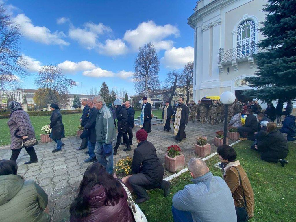 В Городенці провели в останню дорогу захисника Юрія Перная