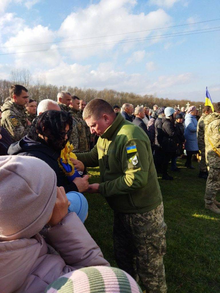 В Городенці провели в останню дорогу захисника Юрія Перная