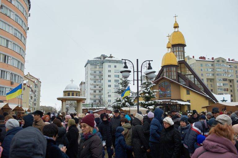 У Франківську на ярмарку збирали кошти для армії ФОТО