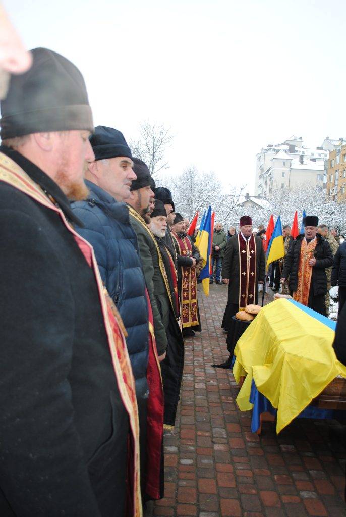 Сьогодні на Богородчанщині поховають загиблого на війні захисника Володимира Іванківа
