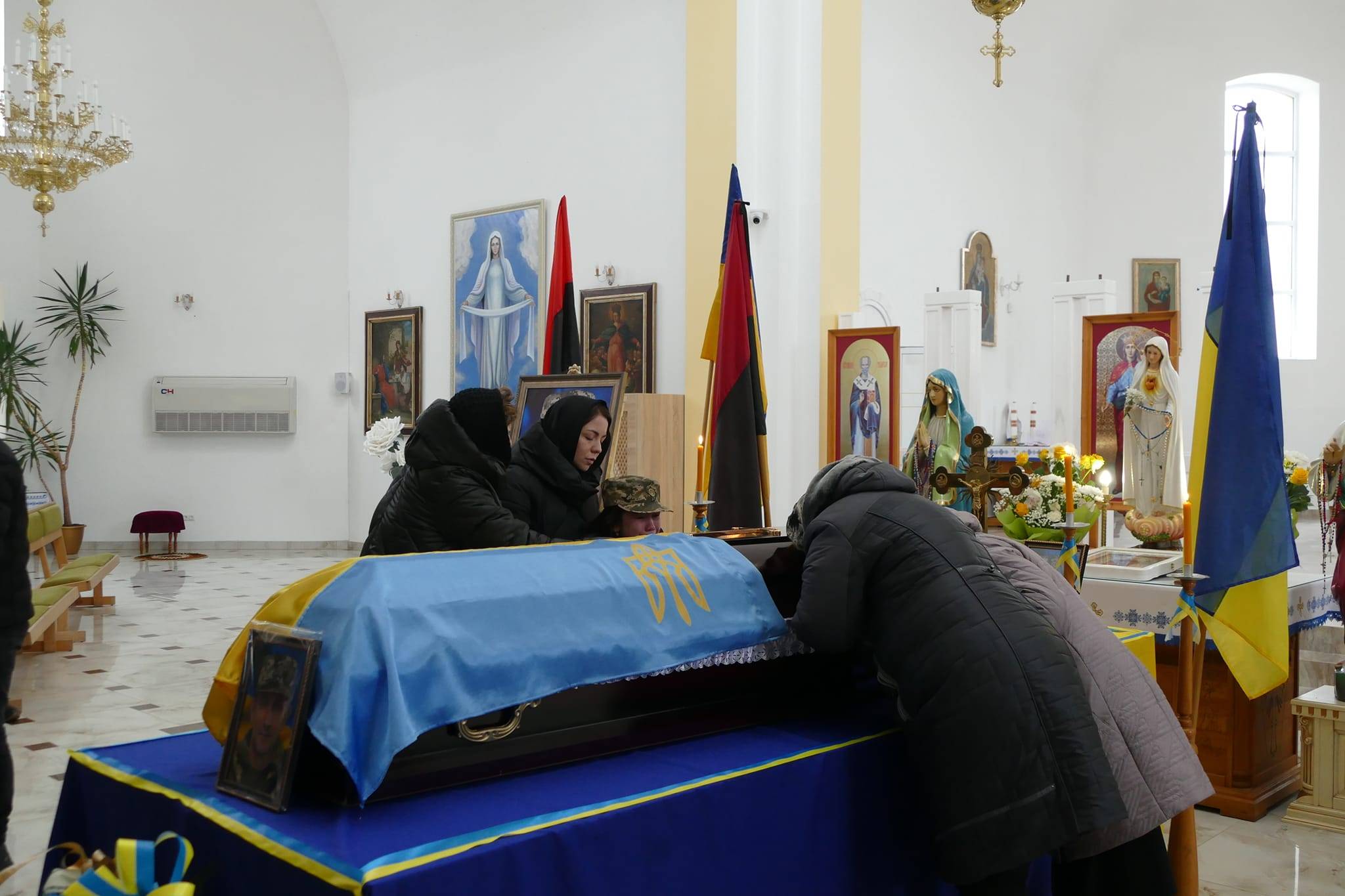На Калущині провели в останню путь земляка-героя Василя Завадецького,загинув на війні,василь завадецький