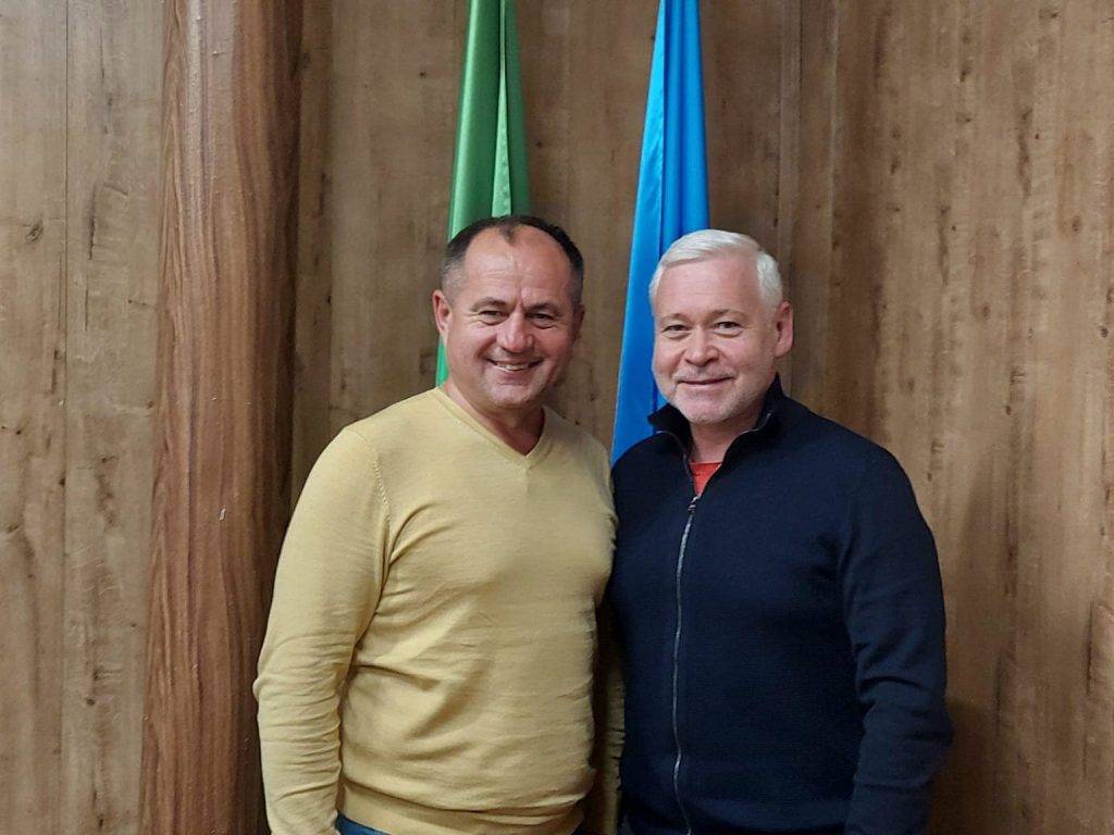 Мер Коломиї, по дорозі на фронт, завітав до Харкова і зустрівся там із міським головою