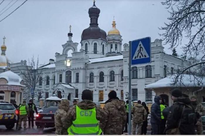 СБУ проводить обшуки в Києво-Печерській лаврі