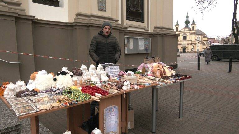 Прикарпатець організовує щонедільні ярмарки, щоб допомогти ЗСУ