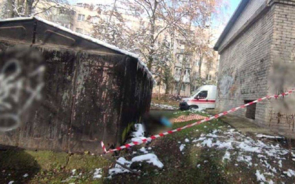 У Львові молодик розстріляв безхатька з револьвера